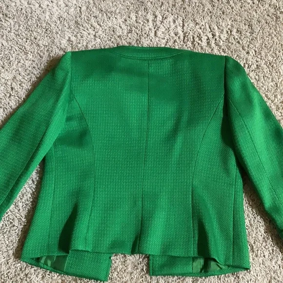 Green Tahari jacket. - Picture 6 of 6